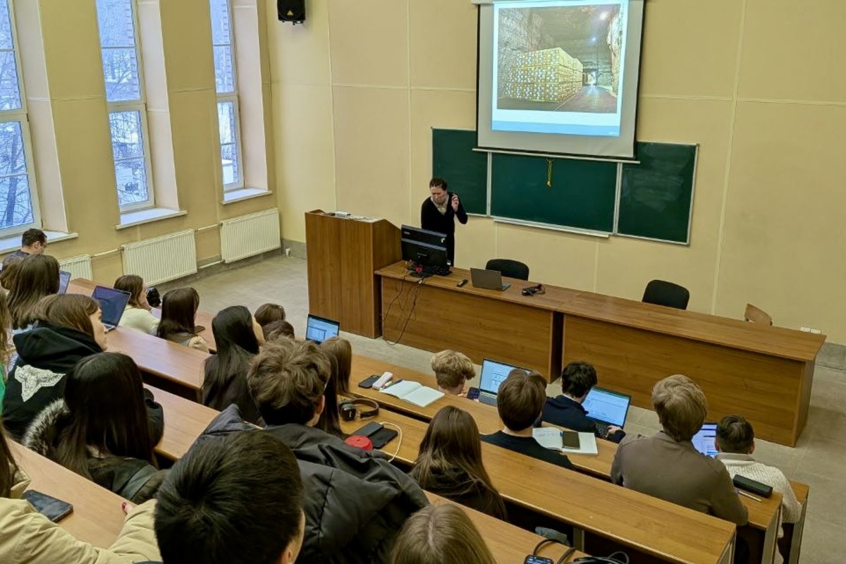 Профессионалы из сферы госзакупок и аудита провели занятие для будущих экономистов в Политехе